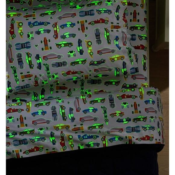 Pottery Barn Kids Remy Race Car Sheet Set Glow In The Dark Full NEW - Picture 3 of 6